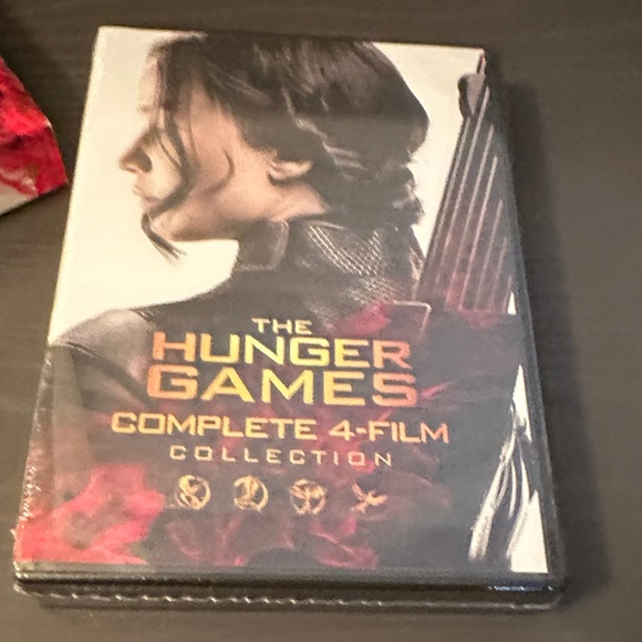 The Hunger Games Complete 4-Film Collection - Black and Red - Picture 3 of 5
